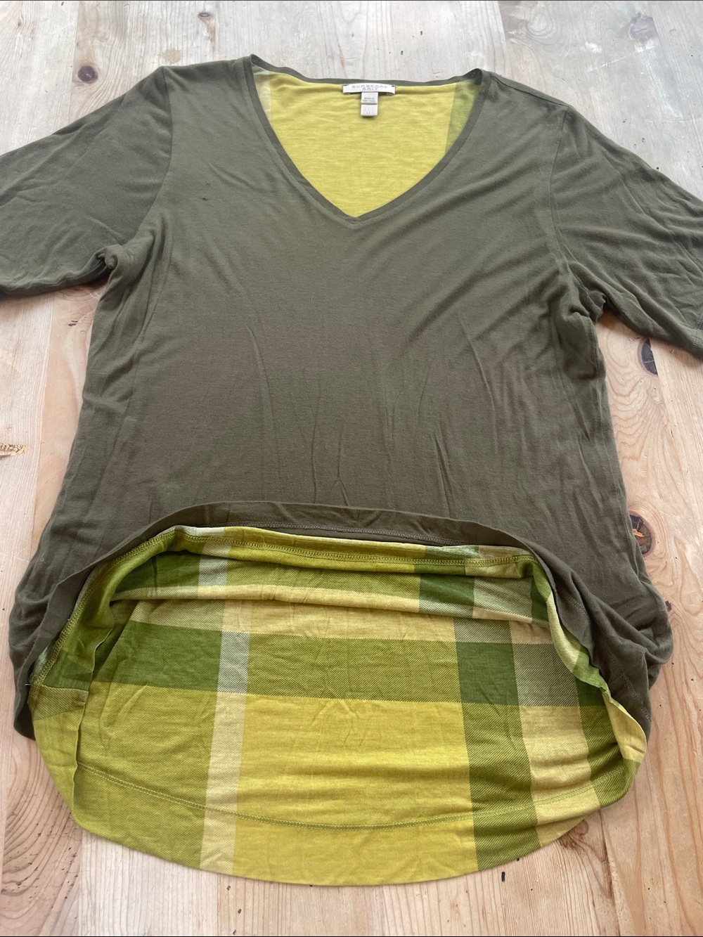 Burberry Luxury Olive Green Layered V-Neck Designer Shortsleeve Top- Medium - Picture 5 of 7